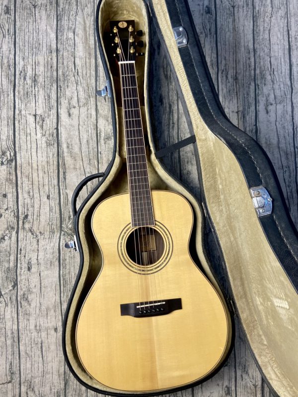 Đàn Guitar Custom Nhẫn OM07 2022